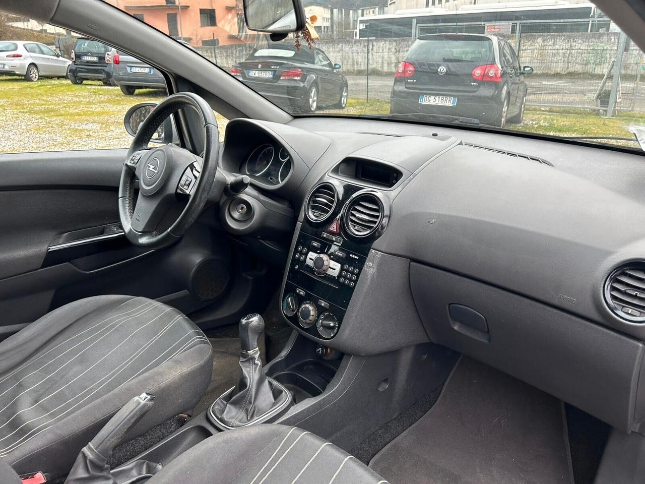 Opel Corsa 1.2 NEOPATENTATI