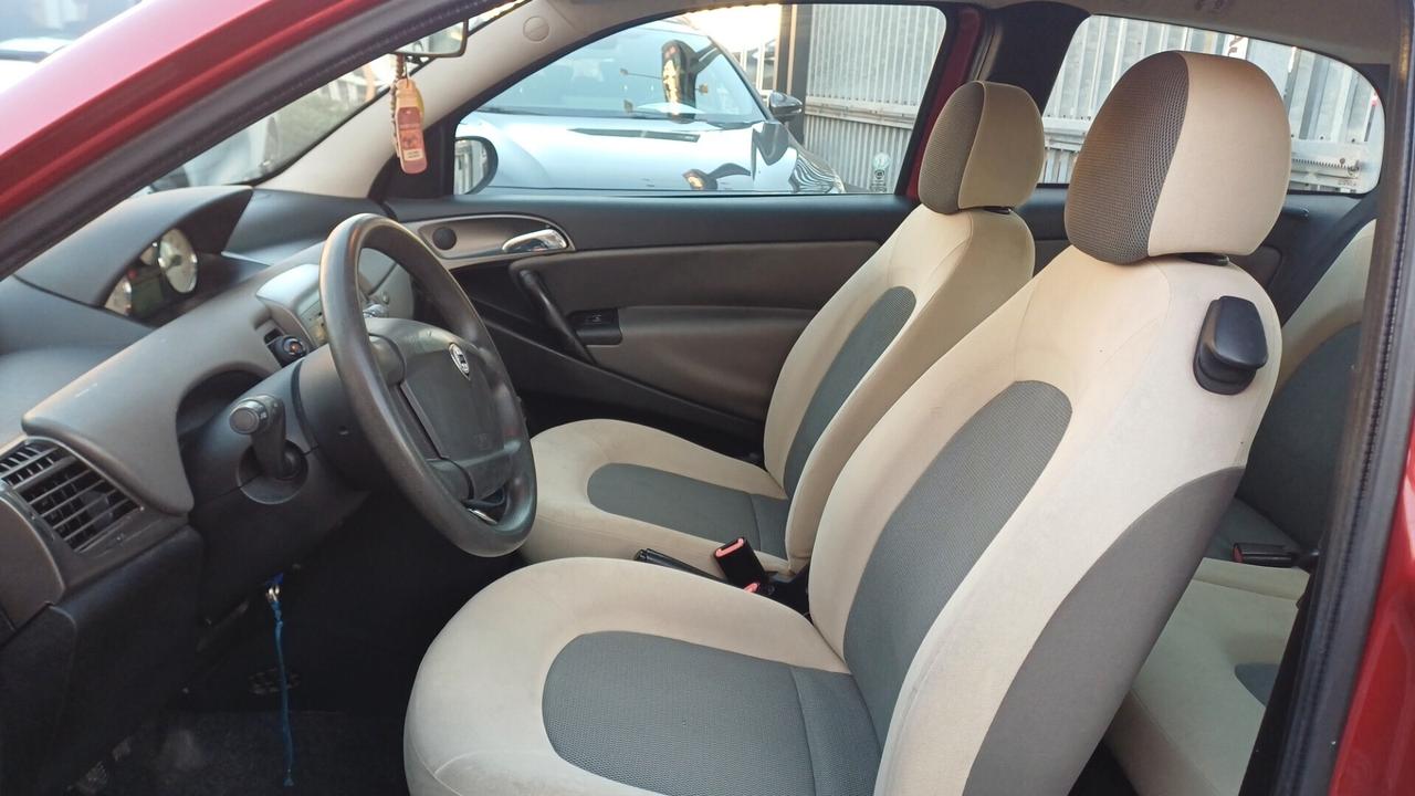Lancia Ypsilon 1.2 16V Oro