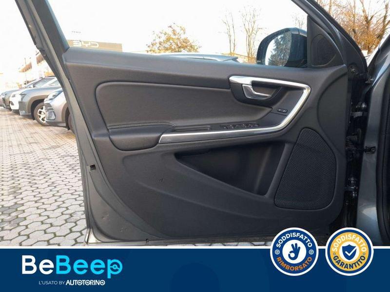 Volvo V60 Cross Country 2.4 D4 MOMENTUM AWD GEARTRONIC