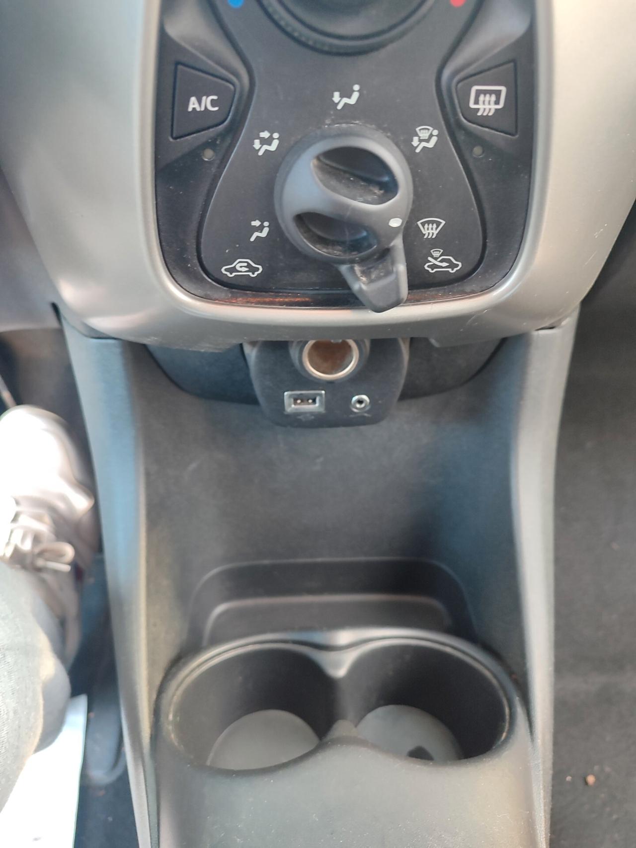 Peugeot 108 PureTech 82 5 porte Active TOP!