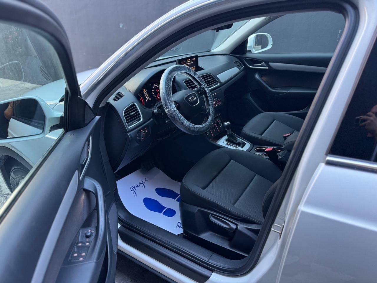 Audi Q3 2.0 TDI 120 CV Business Sport