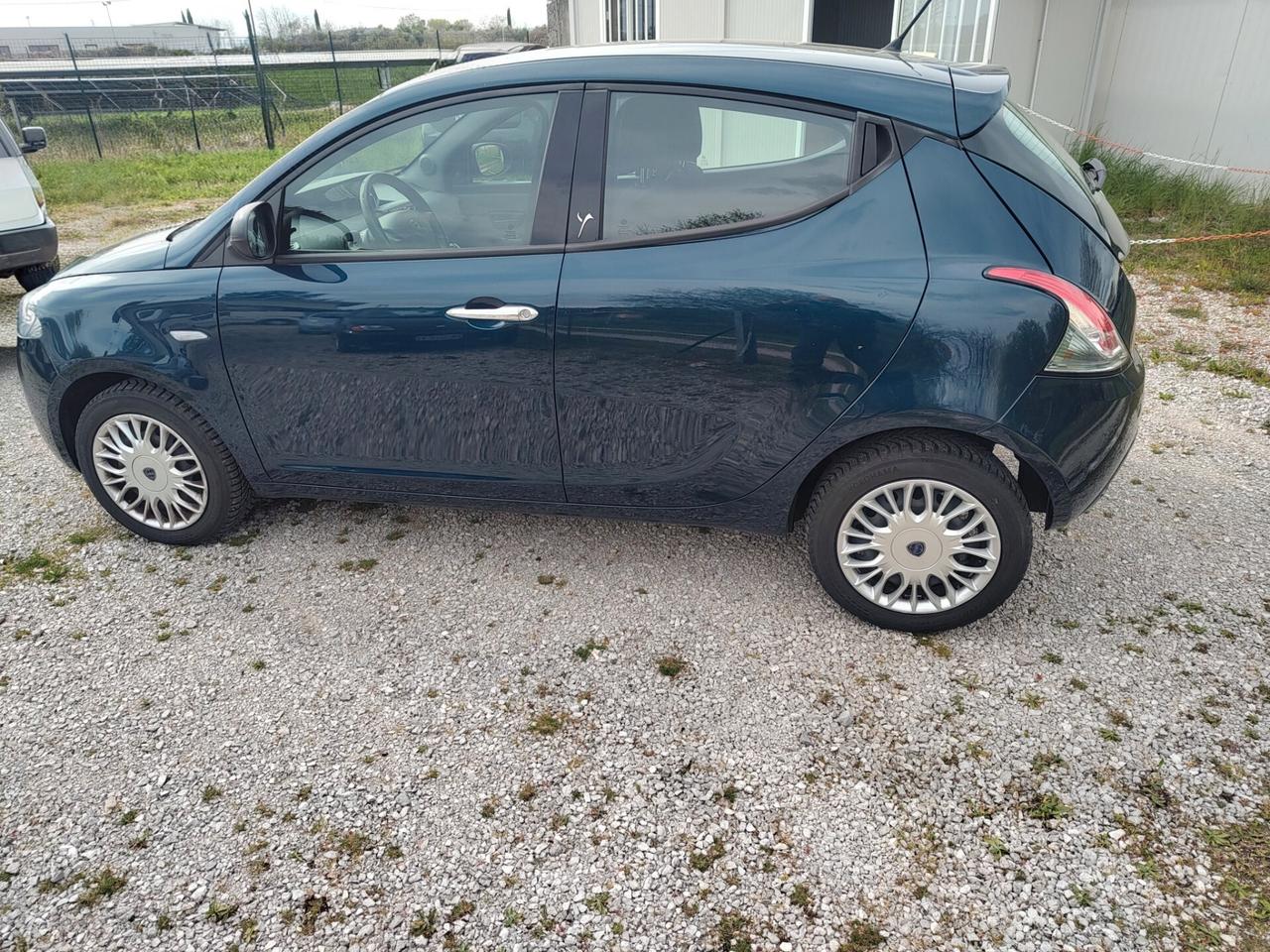 Lancia Ypsilon 2016 1.2 8v Fire km 130000