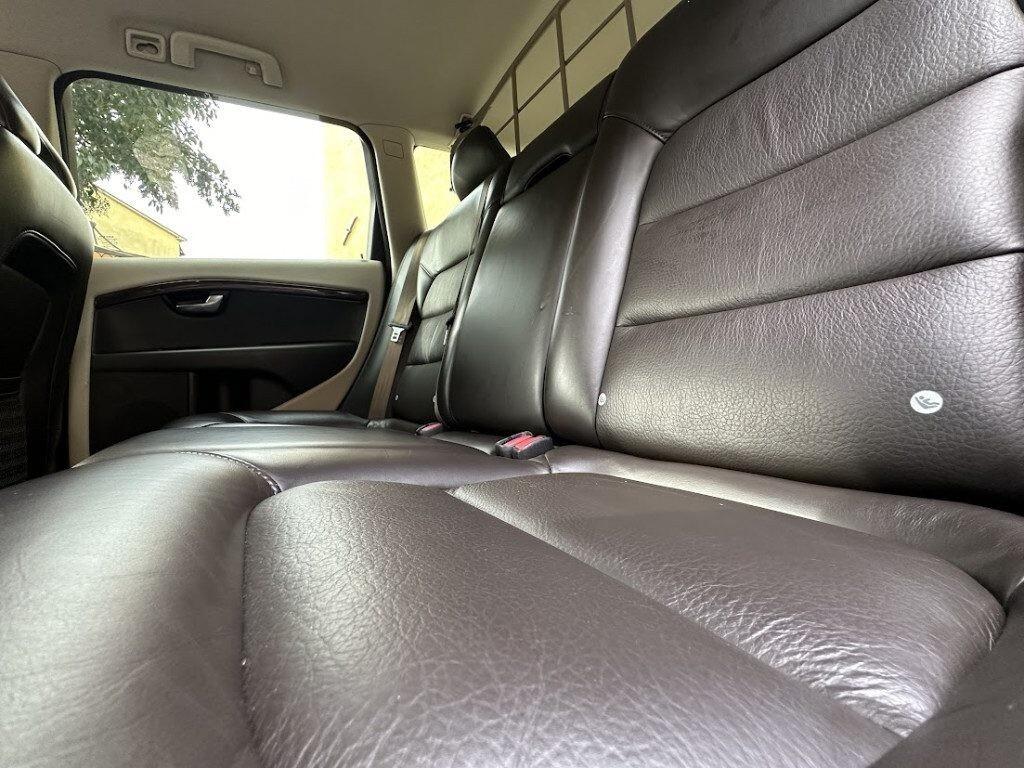 VOLVO XC70 D5 AWD kin