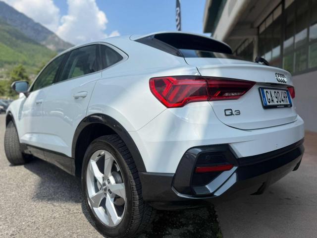 AUDI Q3 40 TDI quattro S tronic Business Pluss