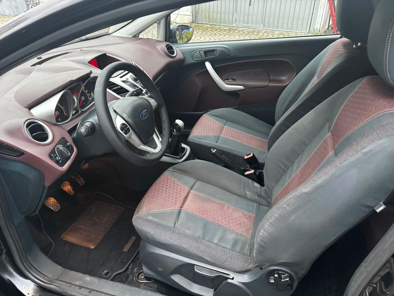 Ford Fiesta 1.4 3 porte Bz.- GPL Titanium IDONEA PER NEOPATENTATI UNIPROPRIETARIO PERMUTABILE