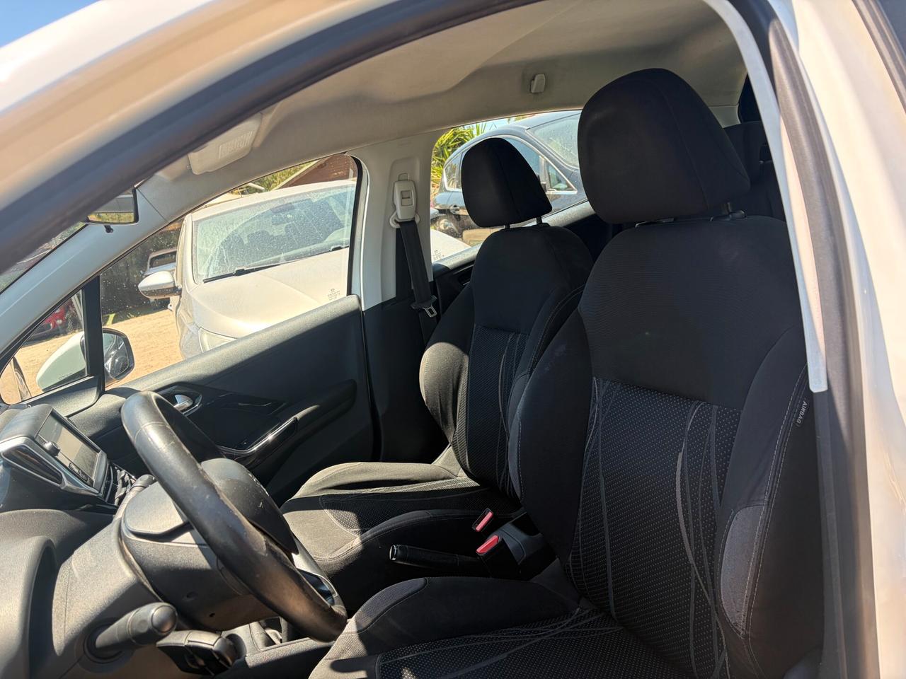 PEUGEOT 208 1.4 HDI 68CV ANNO 2012 ADATTA NEOPATENTATI