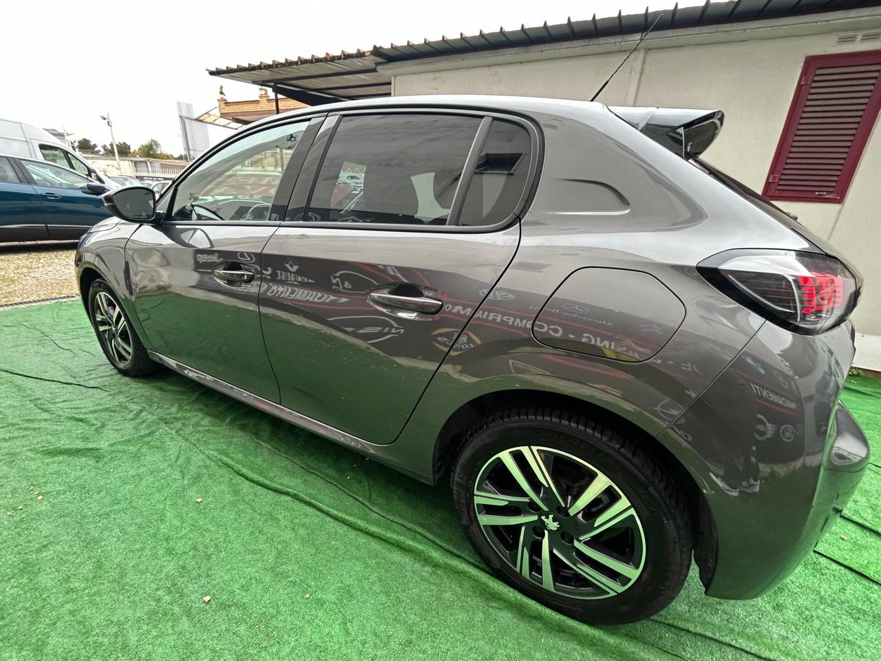 Peugeot 208 2022 1.5 DIESEL 5 porte Allure LEGGI