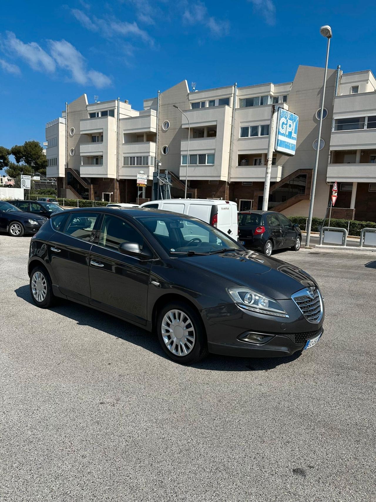 Lancia Delta 1.6 MJT DPF Platino