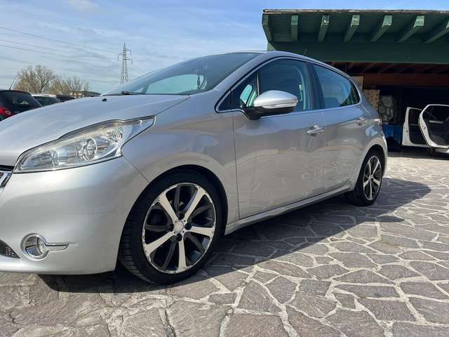 Peugeot 208 1.6 e-HDi 92 CV Stop&amp;Start robotizzato 5 porte All