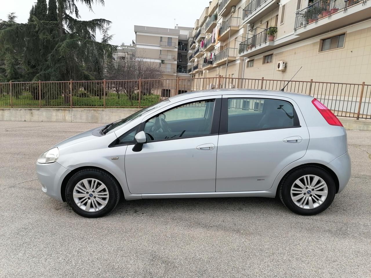 Fiat Grande Punto 1.3 MJT 75 CV 5 porte Dynamic