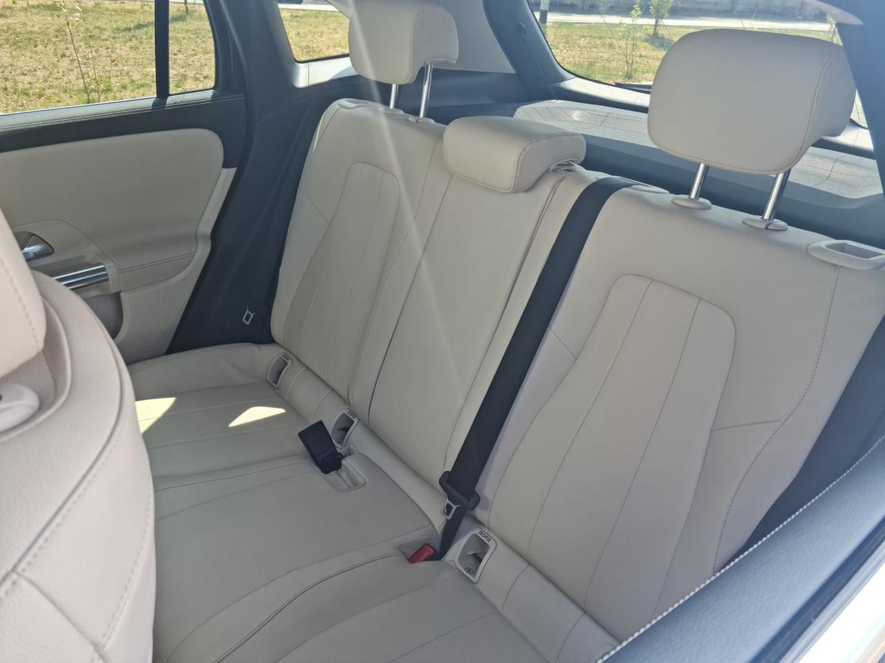 Mercedes-Benz CLA 250 PREMIUM #6265