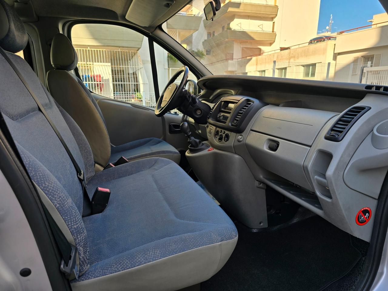 Nissan Primastar - Con Sollevatore Idraulico per Persone in Carrozzina