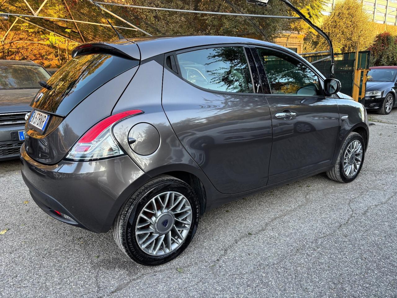 Lancia Ypsilon 1.3 MJT 5 porte OK Neopatentati