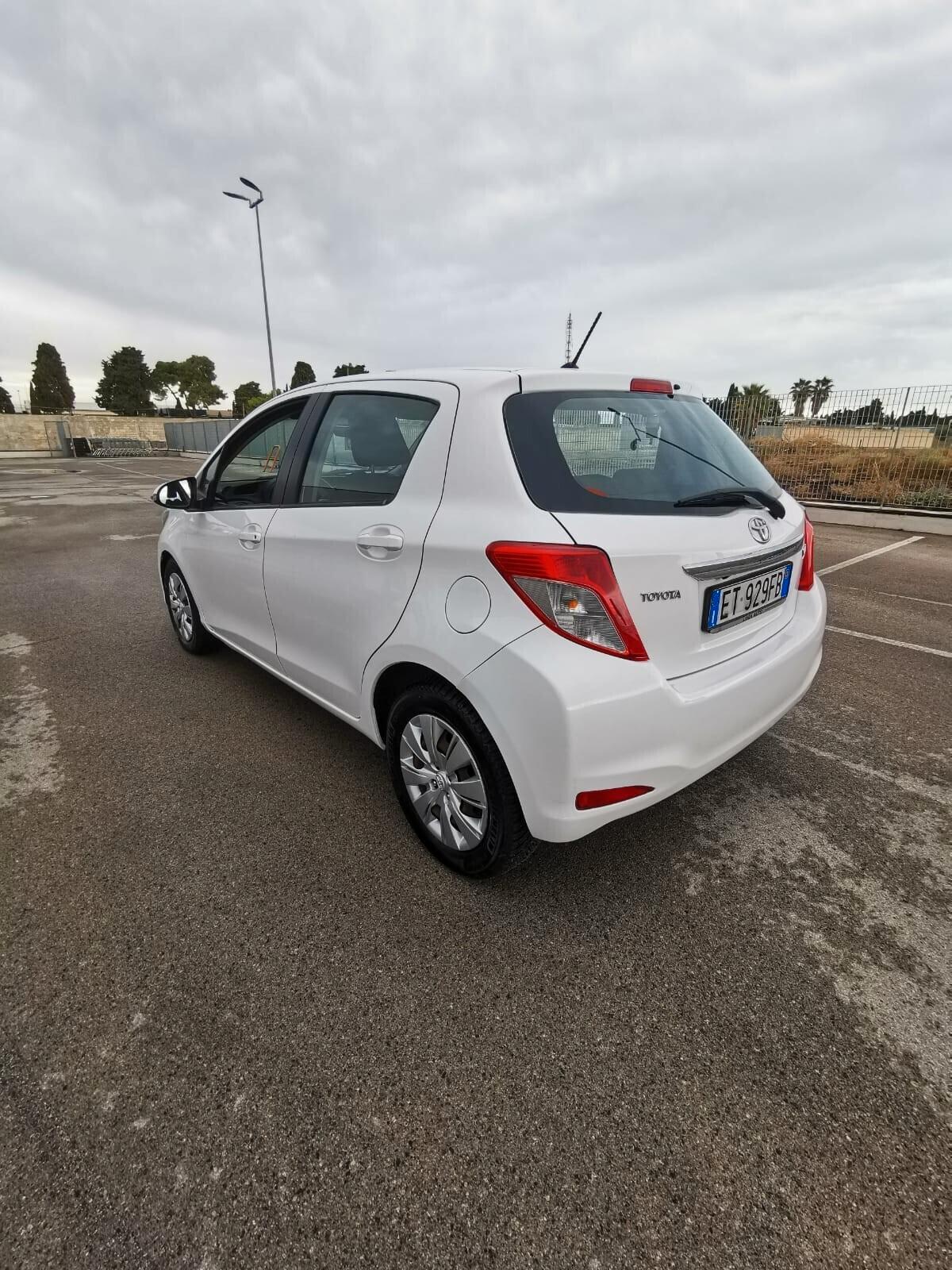 Toyota Yaris 1.4 D-4D 5P. Lounge - 2013