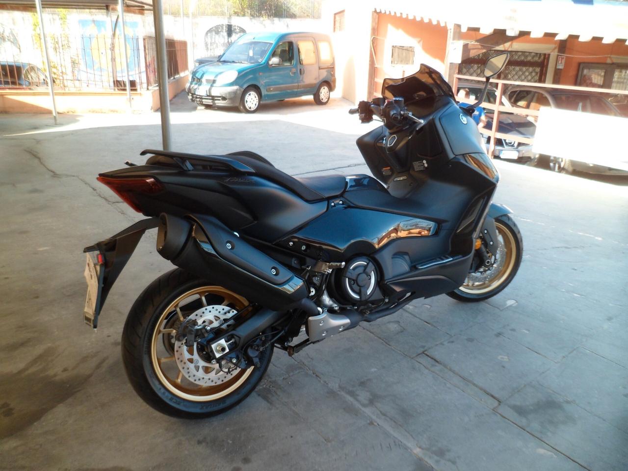 Yamaha T Max 560 tech max dark Petrol solo km480