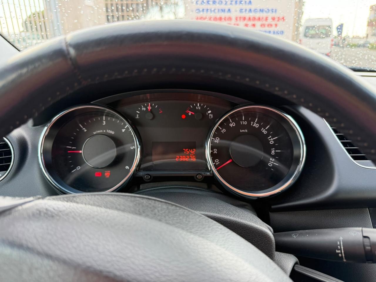 Peugeot 3008 1.6 HDi 110CV -diesel -2010