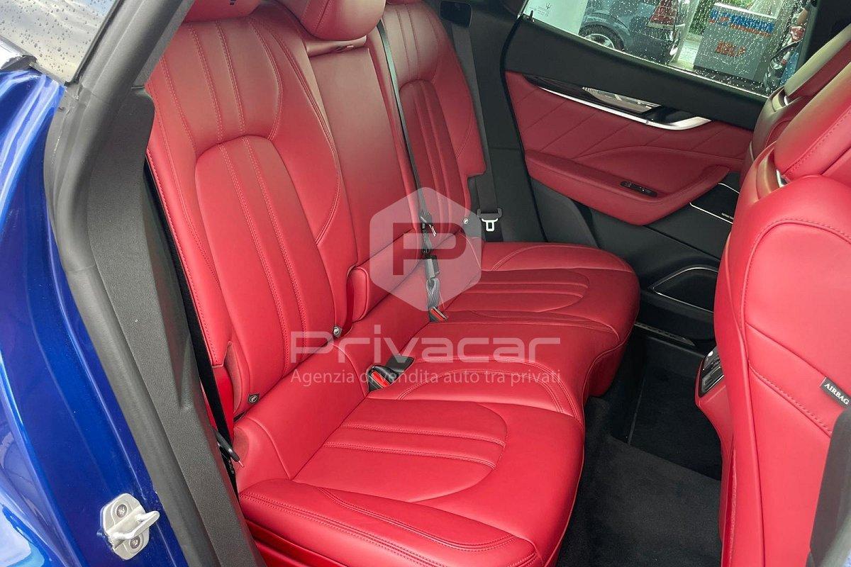 MASERATI Levante V6 350 CV AWD Modena