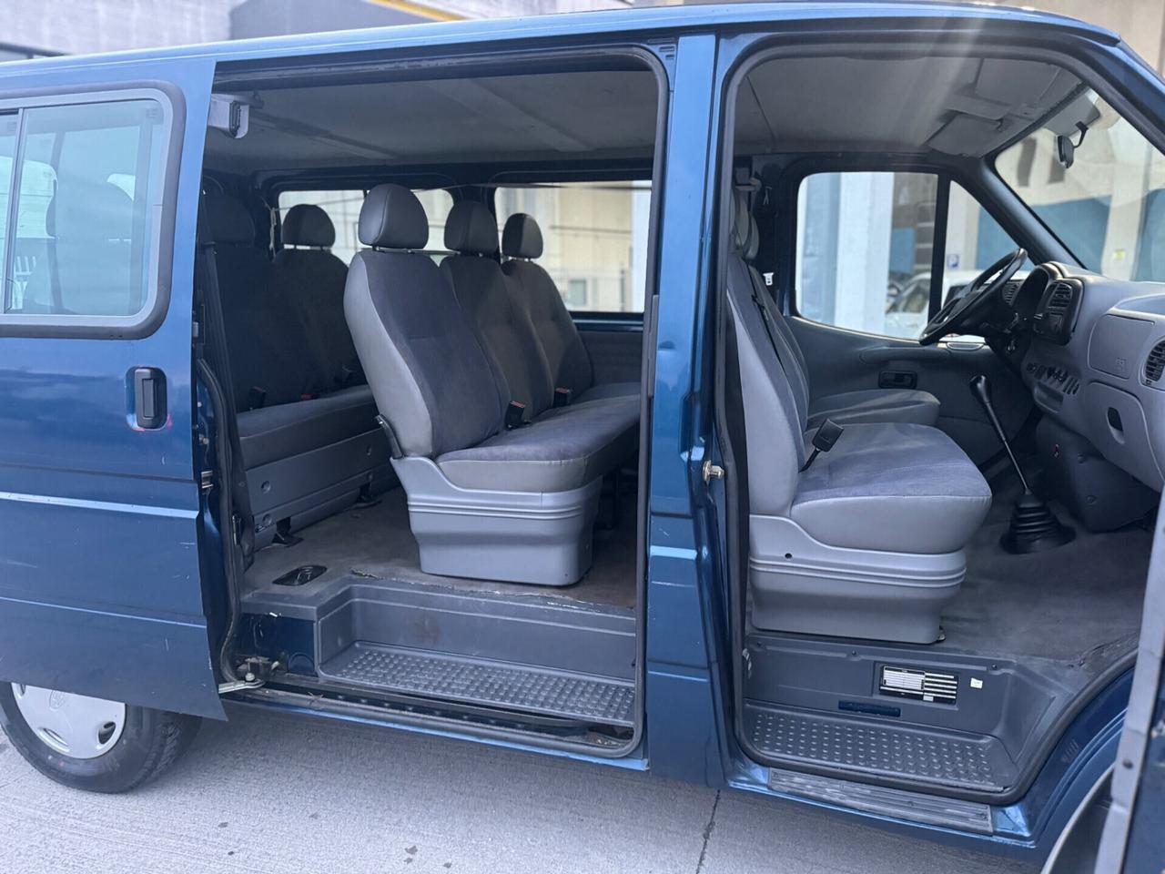 Ford Transit/ Tourneo 2.5 TD/100CV 9 POSTI full optional