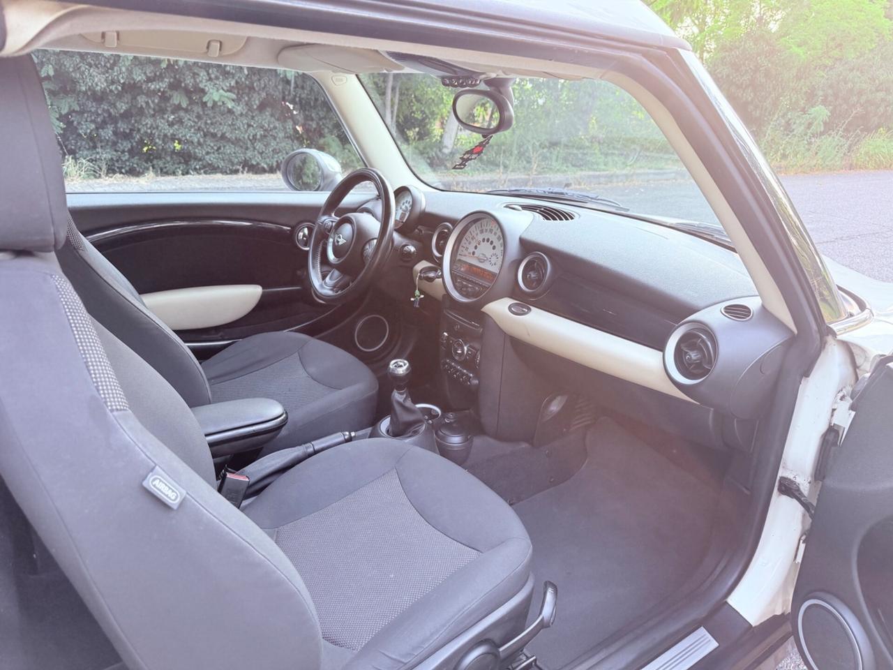Mini Cooper D Clubman 1.6 DIESEL- 2010
