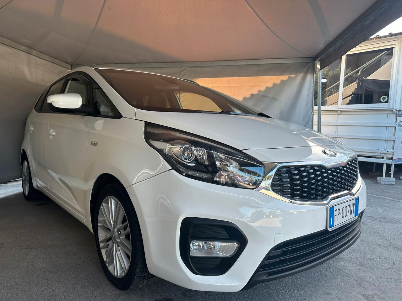 Kia Carens 1.7 CRDi 115 CV Business Class 7 posti