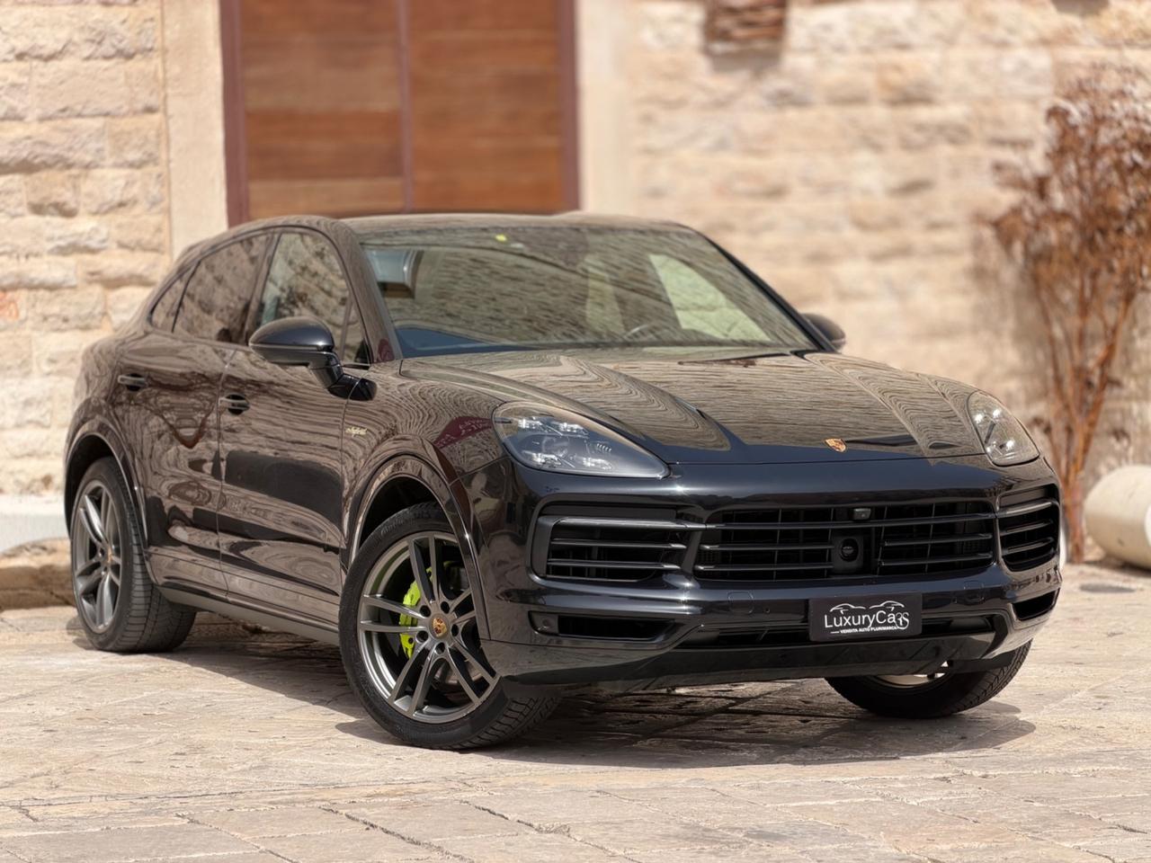 Porsche Cayenne COUPE 3.0 V6 462 CV E-HYBRID