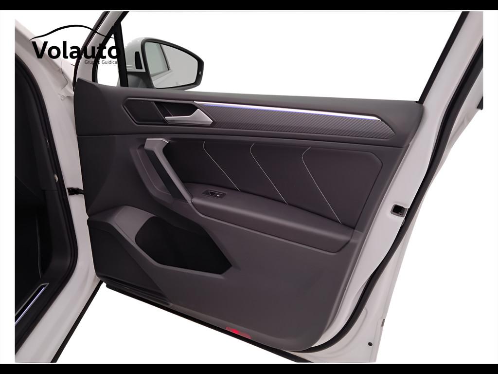 VOLKSWAGEN Tiguan II 2021 - Tiguan 1.5 tsi R-Line 150cv dsg