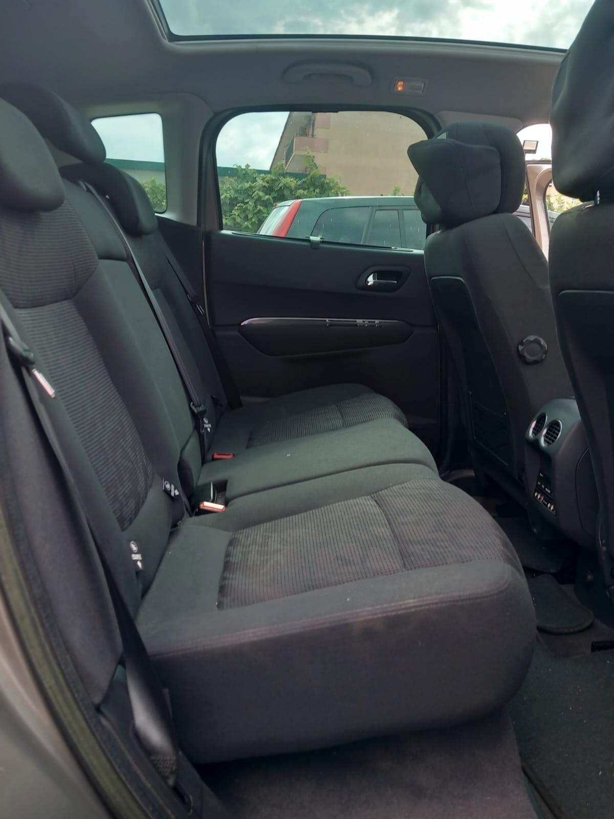 Peugeot 3008 BlueHDi 120 EAT6 S&S Business
