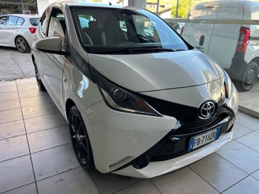 Toyota Aygo 1.0 VVT-i 69 CV 5 porte Cambio AUTOM.
