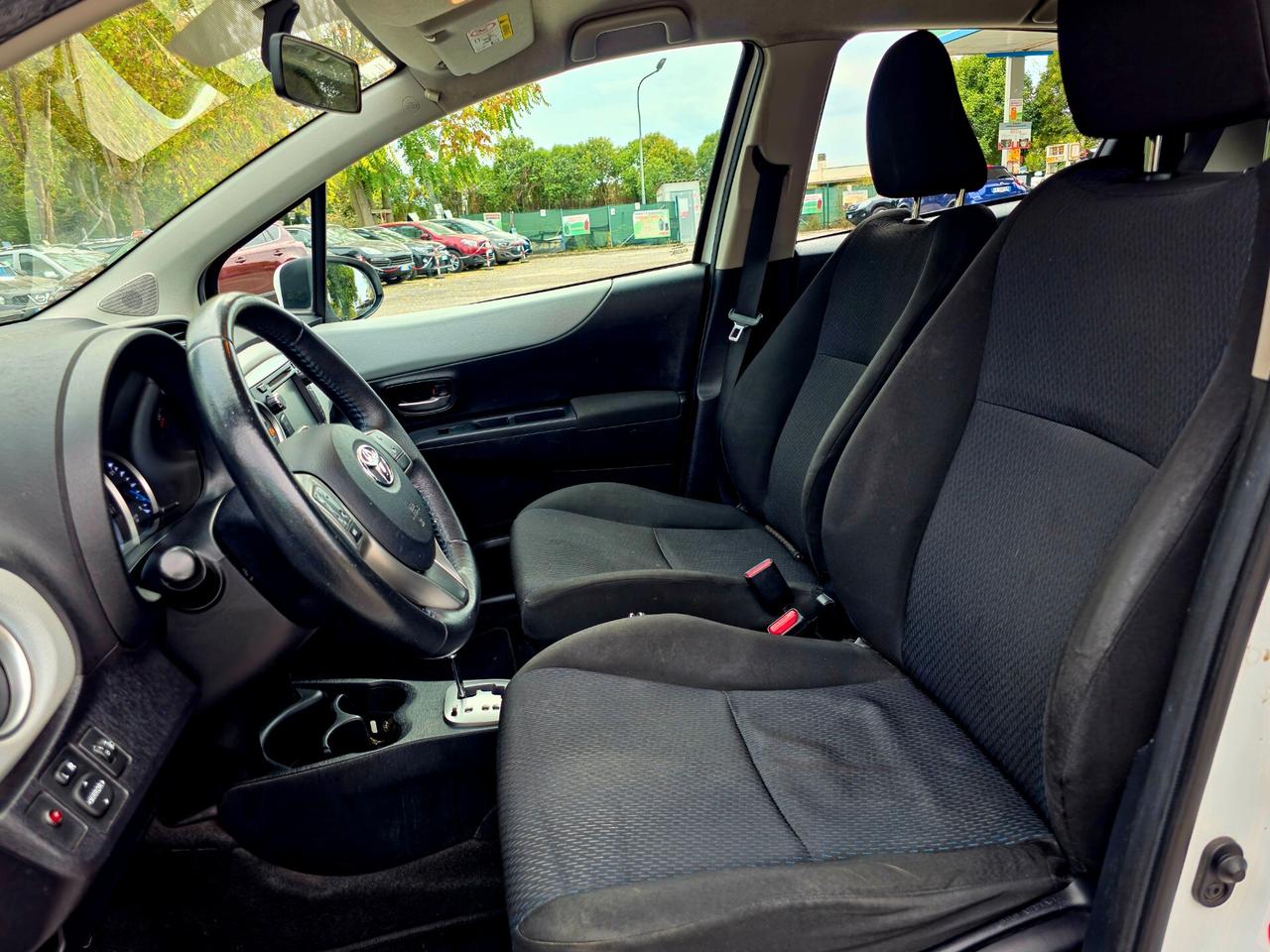 Toyota Yaris 1.5 Hybrid 5 porte Lounge 2014-E5B Automatica NEO