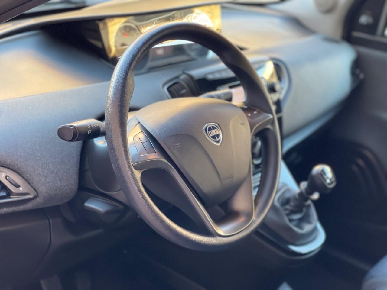 Lancia Ypsilon 1.0 FireFly 5 porte Hybrid Ecochic