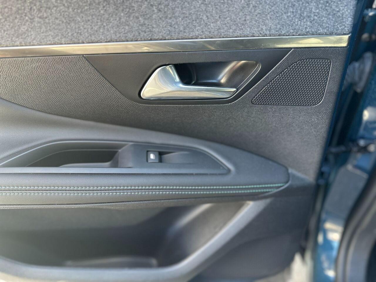 PEUGEOT 3008 II 2021 - 3008 1.2 puretech t Allure Pack s&s 130cv