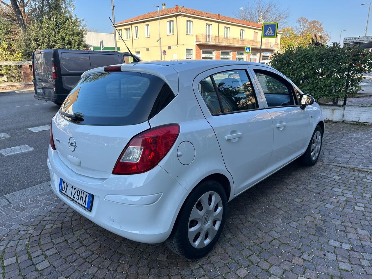 Opel Corsa 1.2 5 porte Enjoy