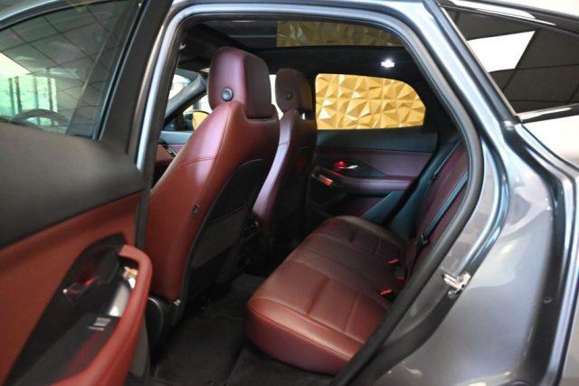 JAGUAR E-Pace 2.0 d R-DYNAMIC HSE 204CV AUT.TETT.20"CAM360°FULL!
