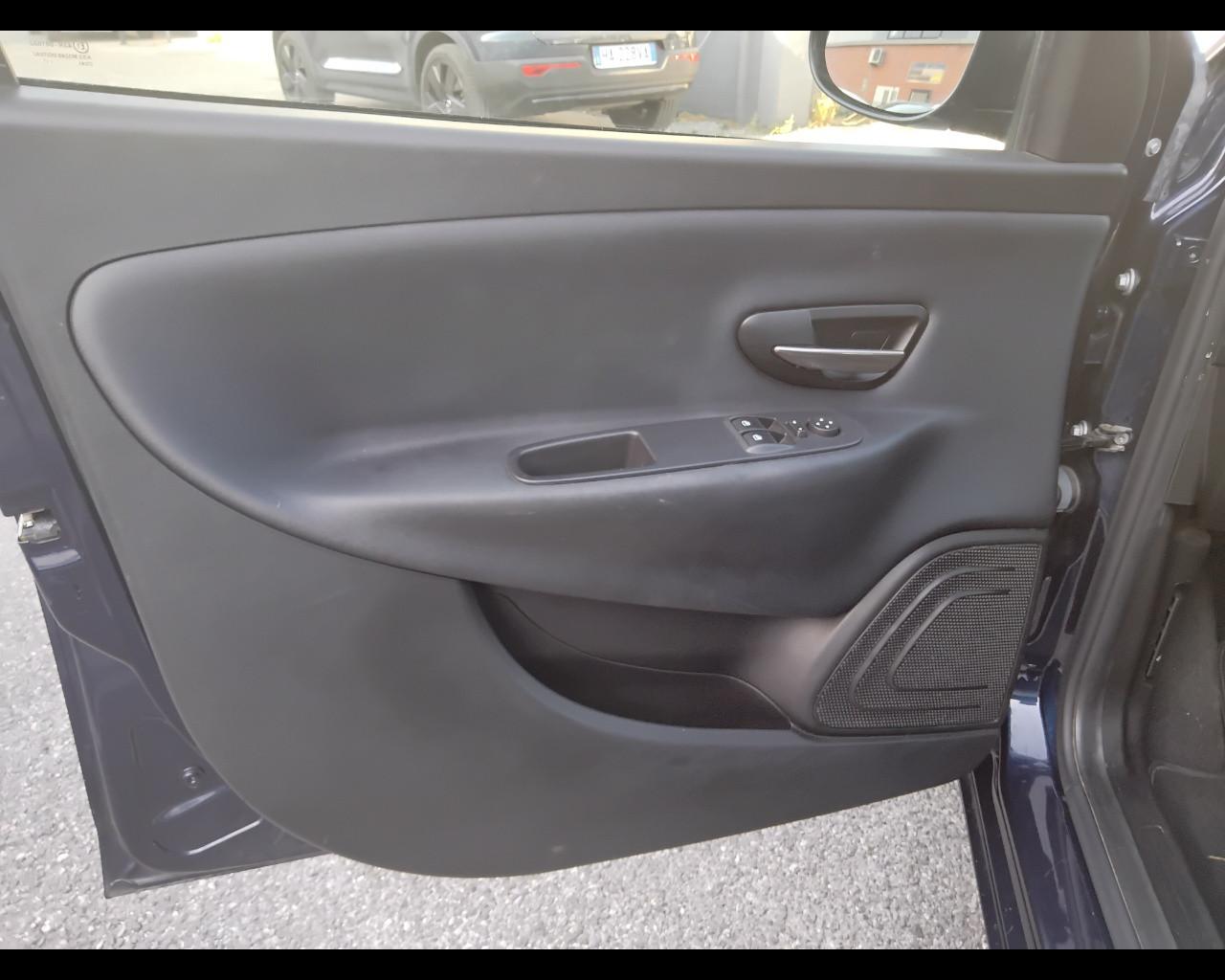 LANCIA Ypsilon III 2015 - Ypsilon 1.2 Gold 69cv my16