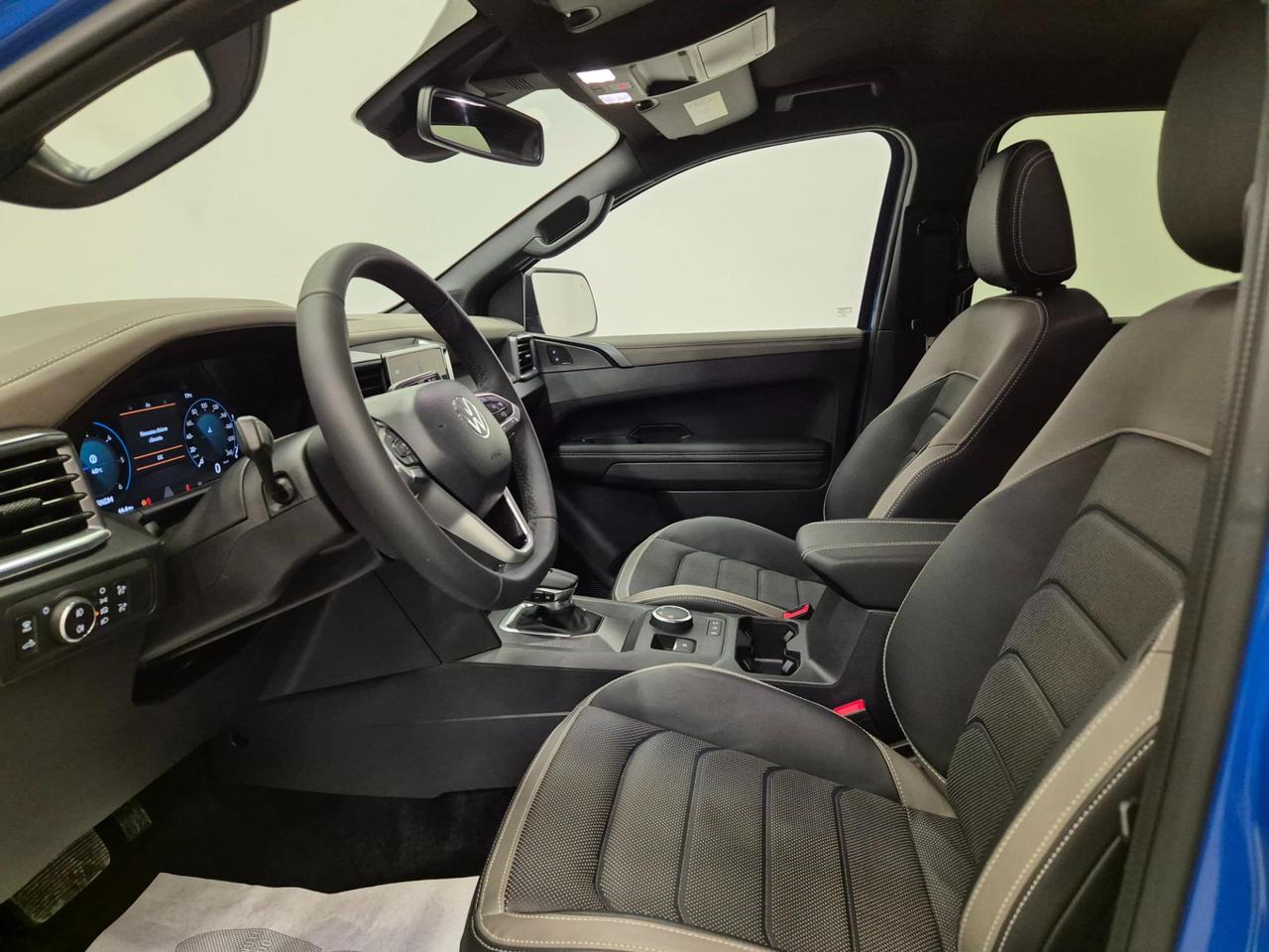 VOLKSWAGEN Amarok 3.0 V6 TDI 241CV 4MOTION aut. Aventura