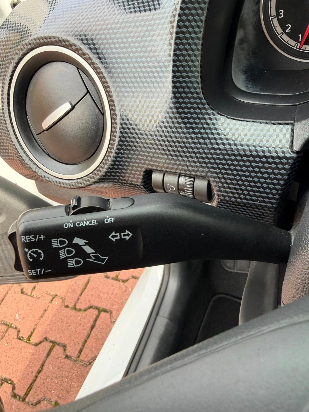 VOLKSWAGEN UP! 1.0cc MUVI 5Porte