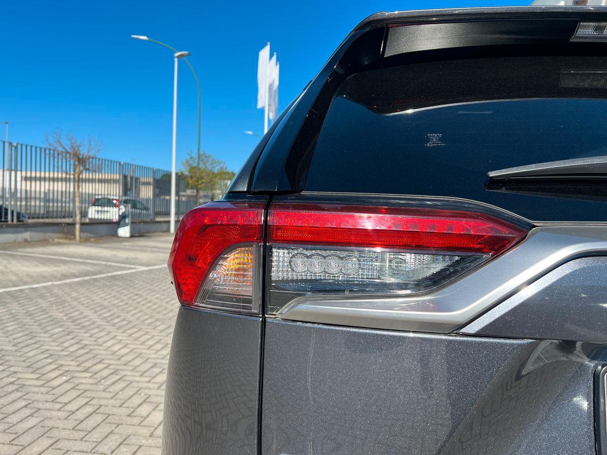 TOYOTA Rav4 2.5 vvt-ie h Active awd-i 222cv e-cvt