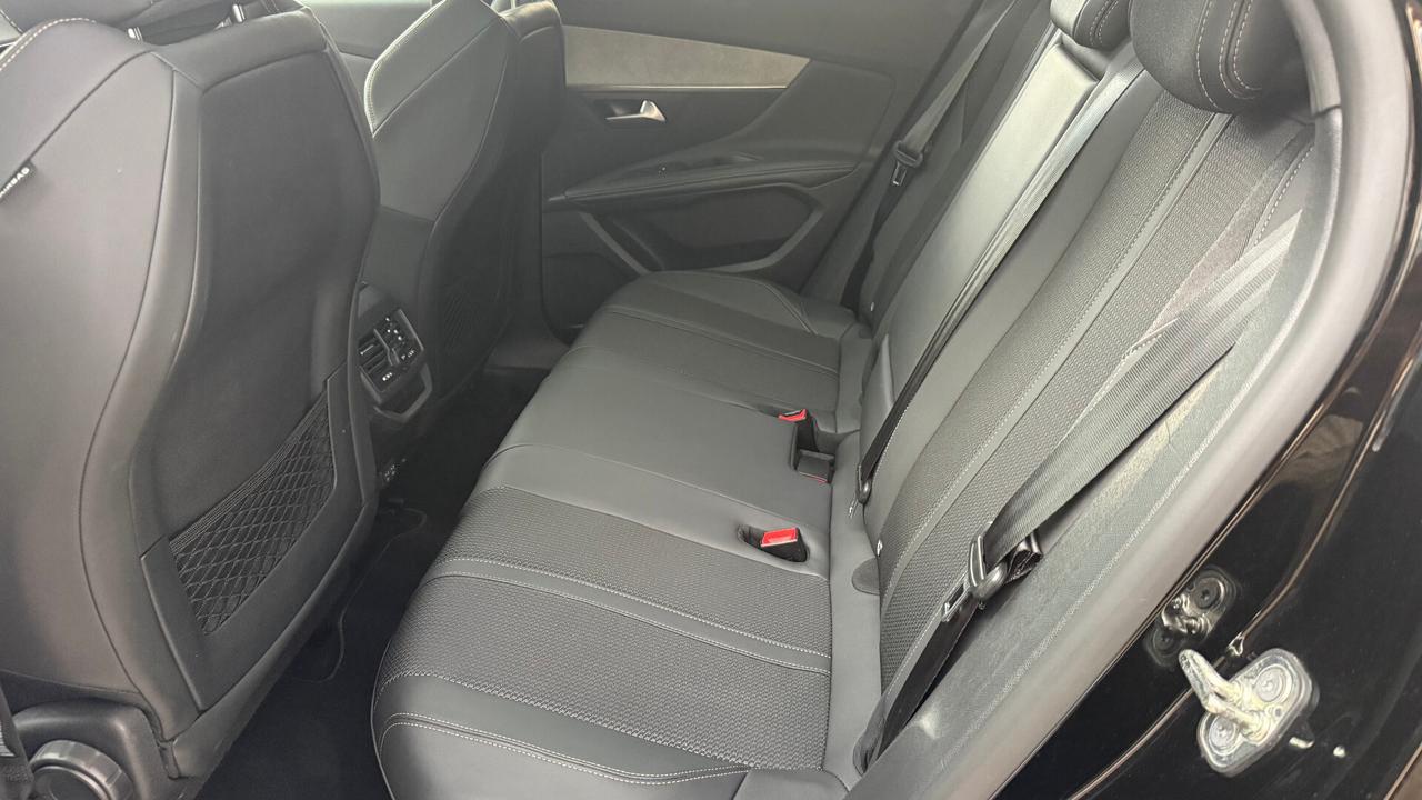 PEUGEOT 3008 1.5 131 CV GT PACK TETTO APRIBILE