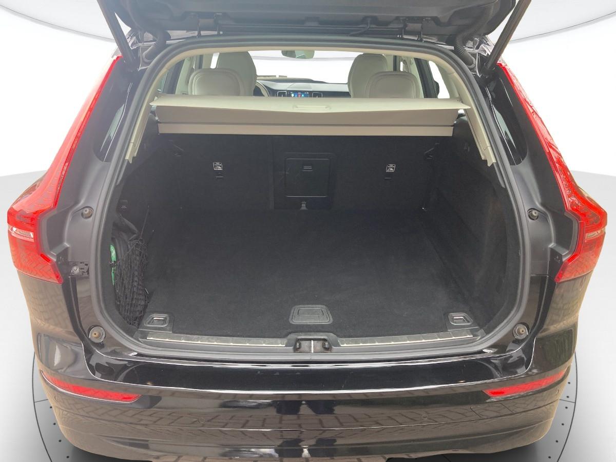 VOLVO XC60 2.0 B4 Momentum Pro auto