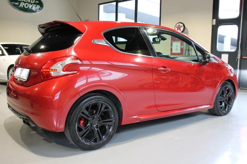 Peugeot 208 1.6 THP 200 CV 3 porte GTi