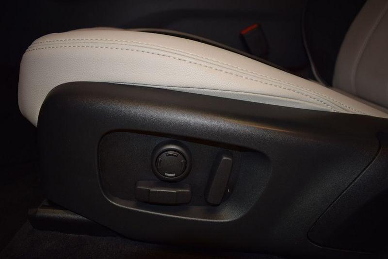 Land Rover Range Rover Velar Range Rover Velar 2.0D I4 204 CV R-Dynamic S IVA ESPOSTA