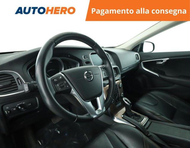 VOLVO V40 Cross Country T4 AWD Geartronic Summum