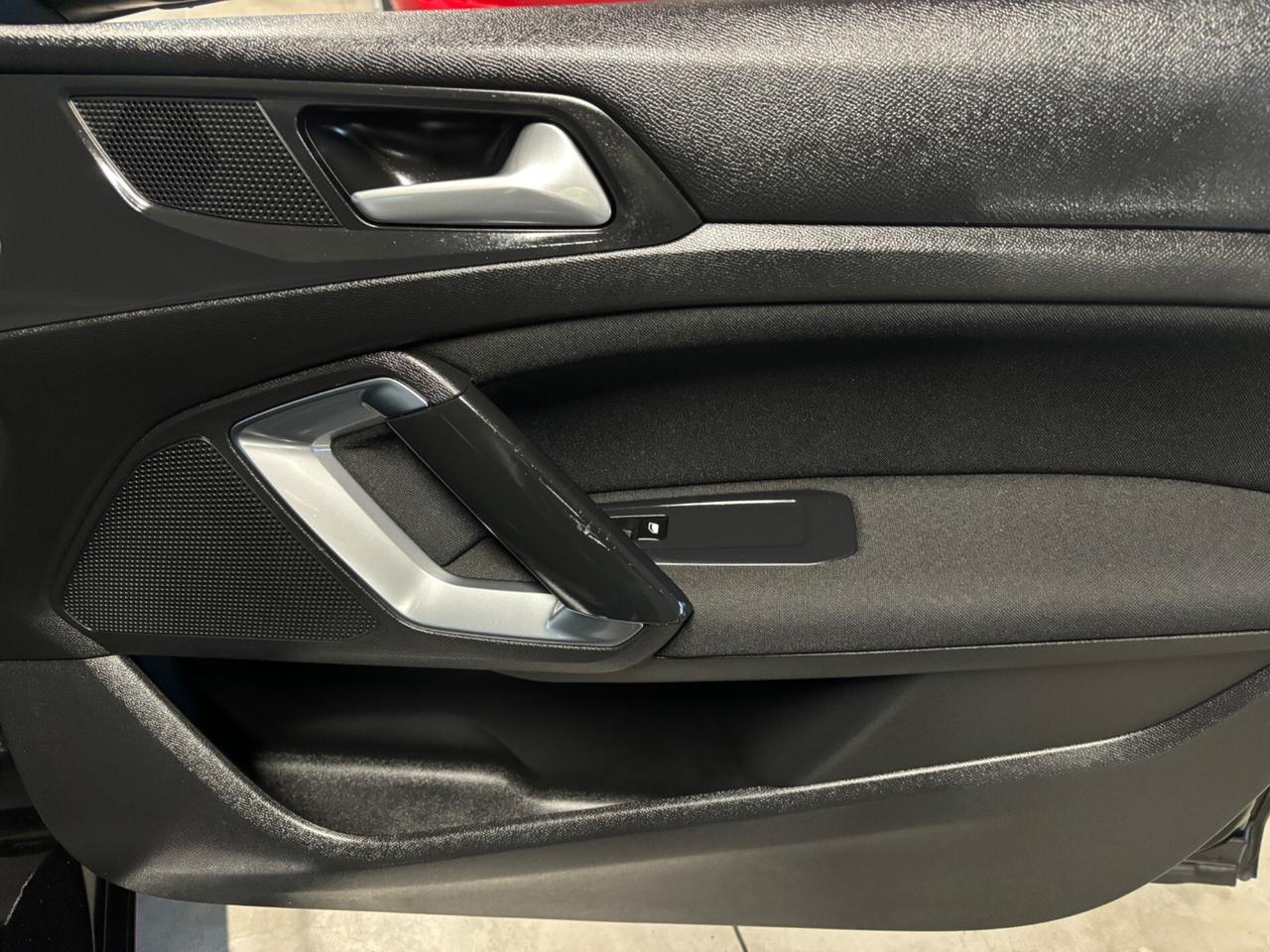Peugeot 308 BlueHDi 120 SS SW Business