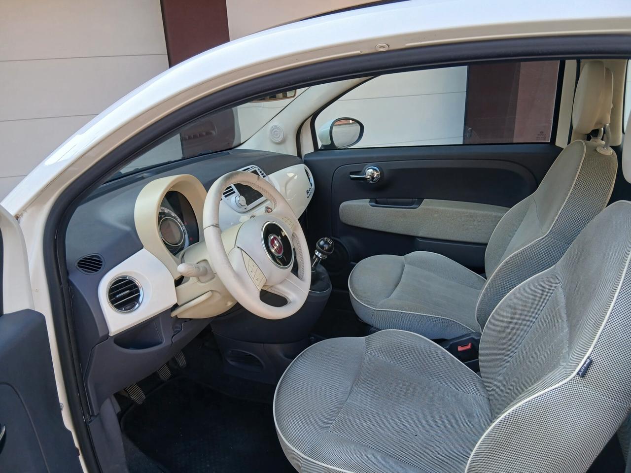 Fiat 500 1.2 Lounge + Navi OK per neo patentato