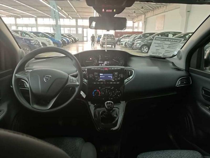 Lancia Ypsilon New 5 porte My24 1.0 Firefly 70 CvStart&Stop Hybrid Oro