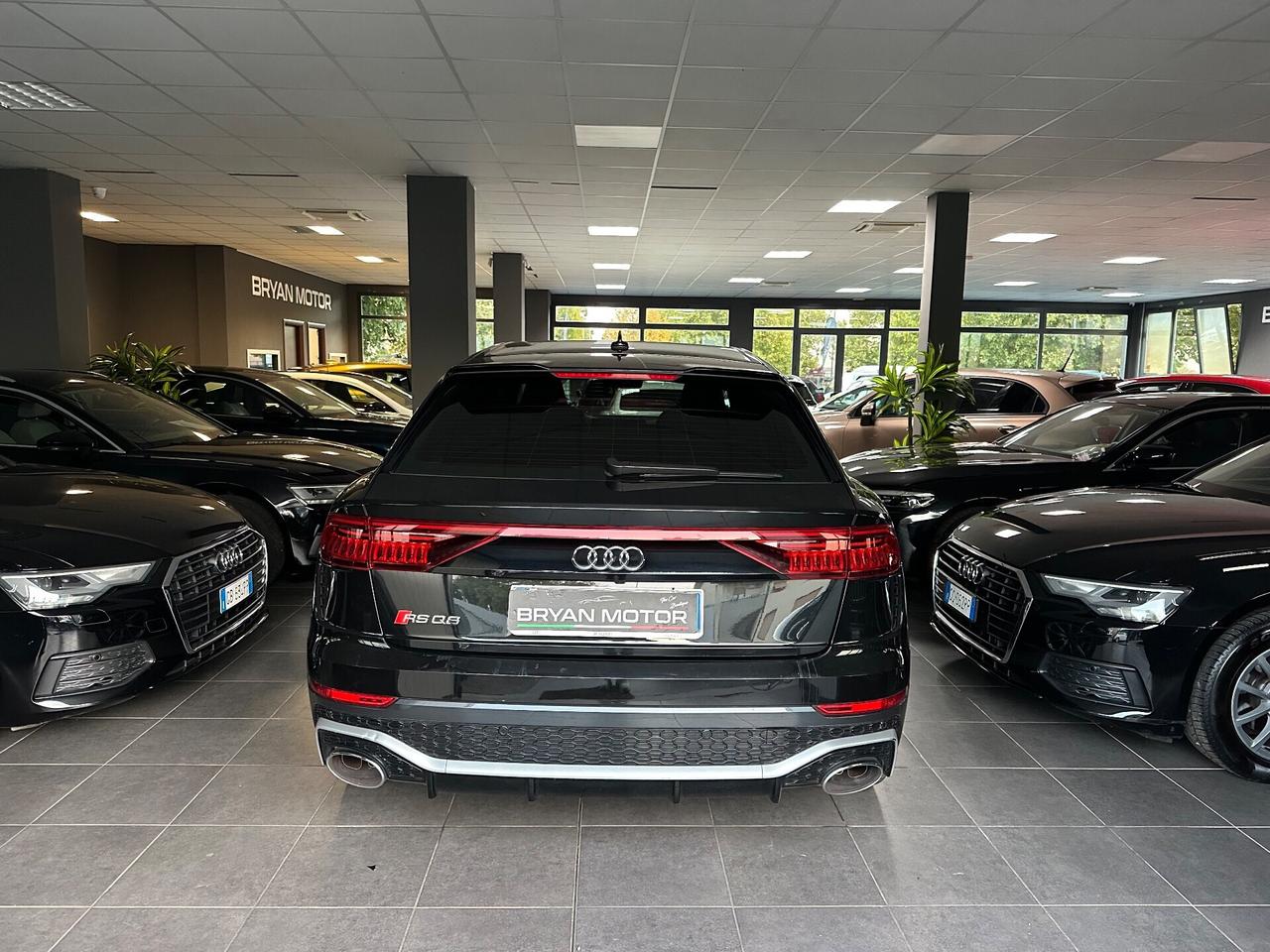 Audi Q8 RS TFSI V8 quattro tiptronic