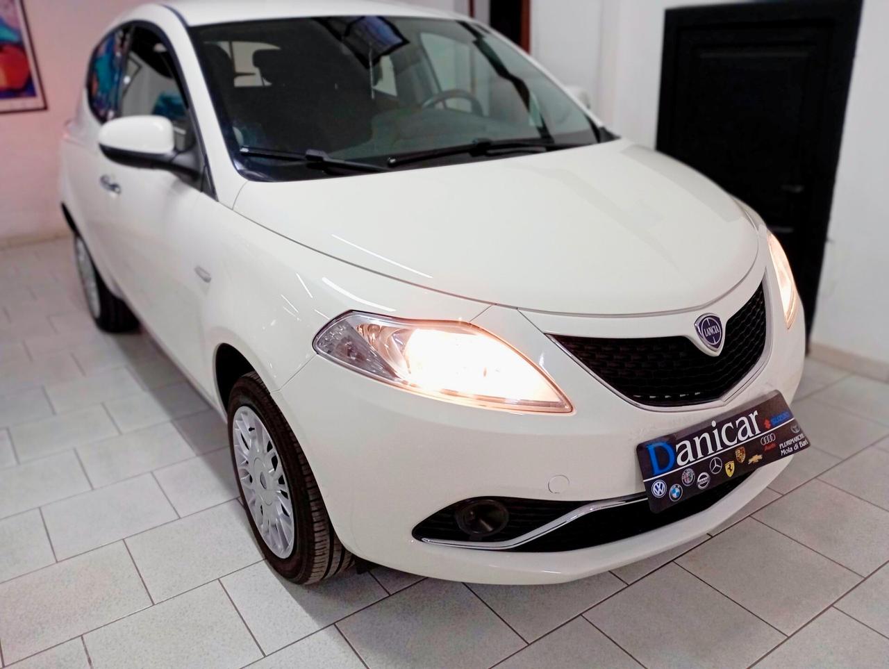 Lancia Ypsilon 0.9 TwinAir 85 CV 5 porte Metano Ecochic Elefantino