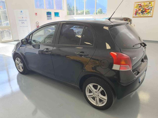 TOYOTA Yaris 1.3 5 porte Neopatentati Ok