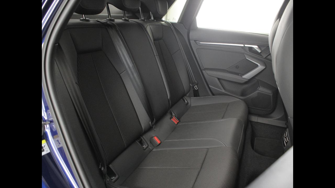 AUDI A3 IV 2024 allstreet - A3 allstreet 35 2.0 tdi Business s-tronic