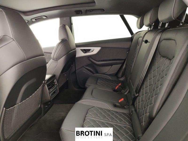 Audi Q8 TFSI e 290kW quattro tip. S Line Ed.